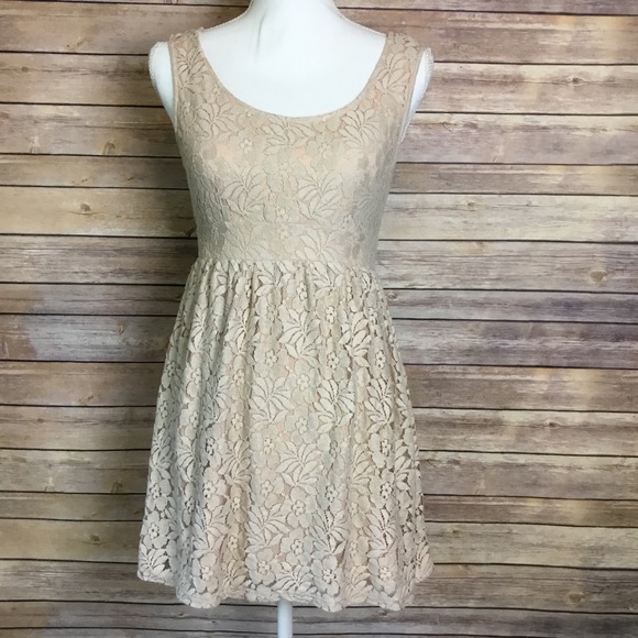 Forever 21 Dresses & Skirts - Forever 21 Lace Dress
